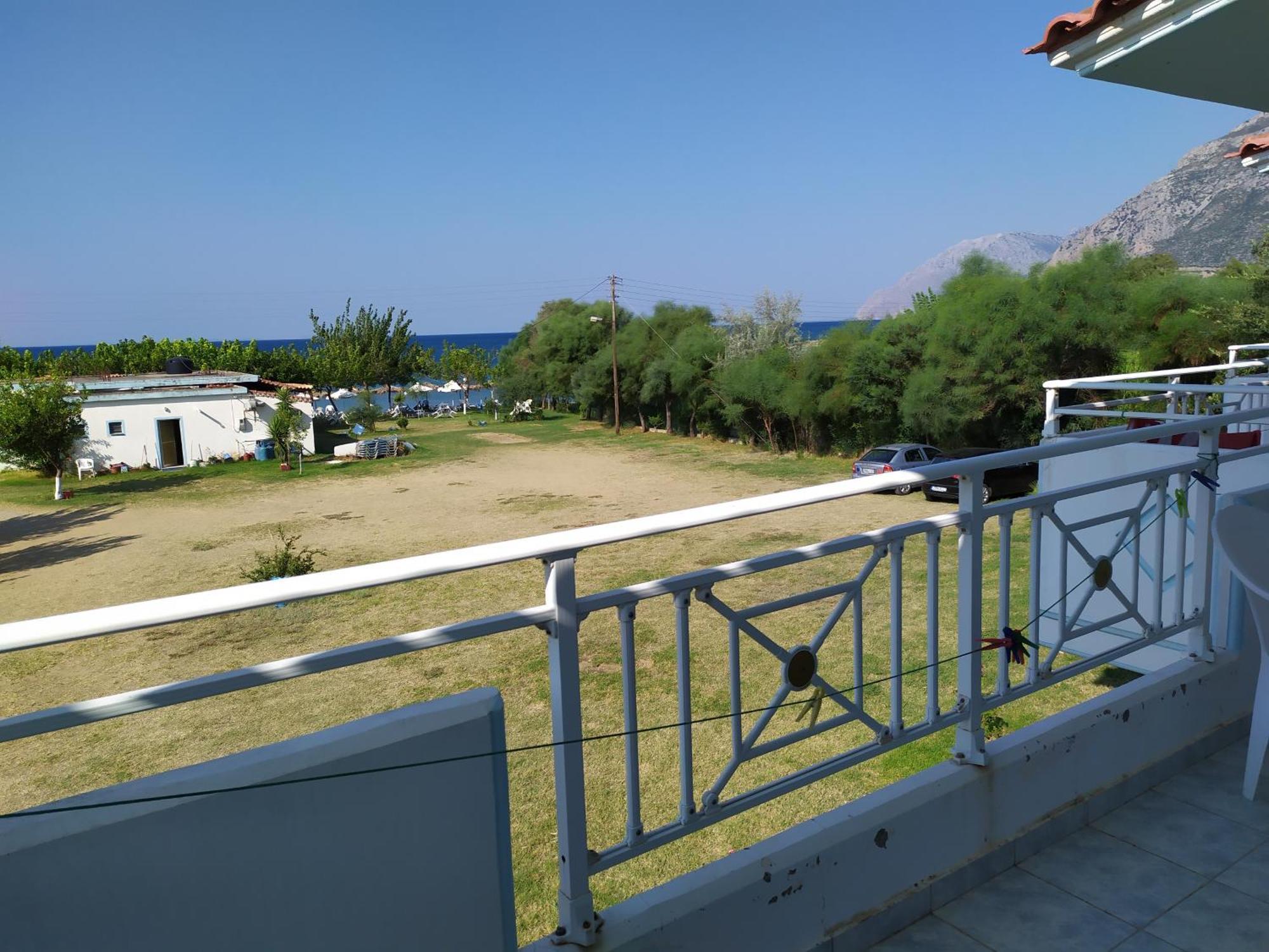 Makinia Beach Навпакт Екстер'єр фото