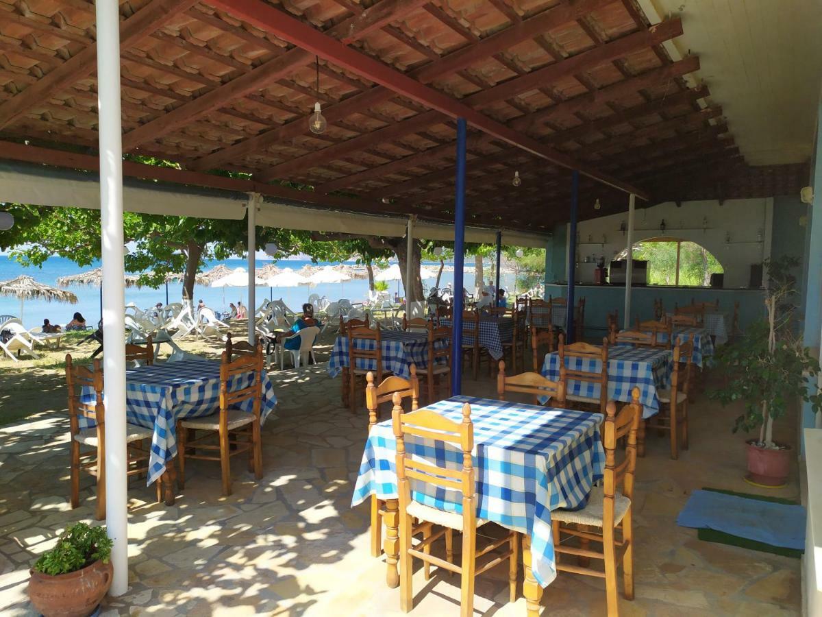 Makinia Beach Навпакт Екстер'єр фото
